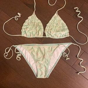 O’Neill triangle ruffle top bakini